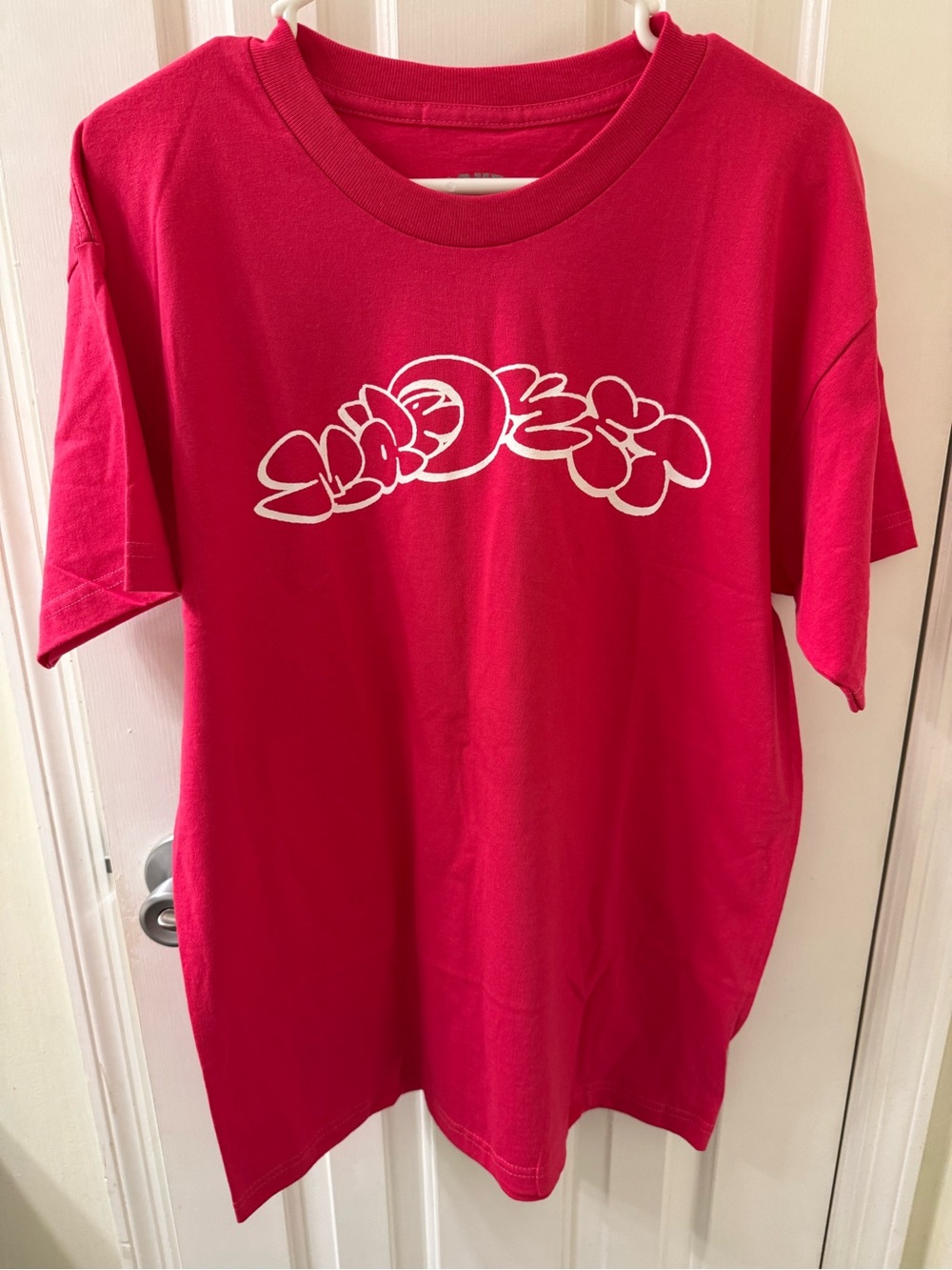 MARKET- Hot Pink 'MARKET' Graphic Tee
